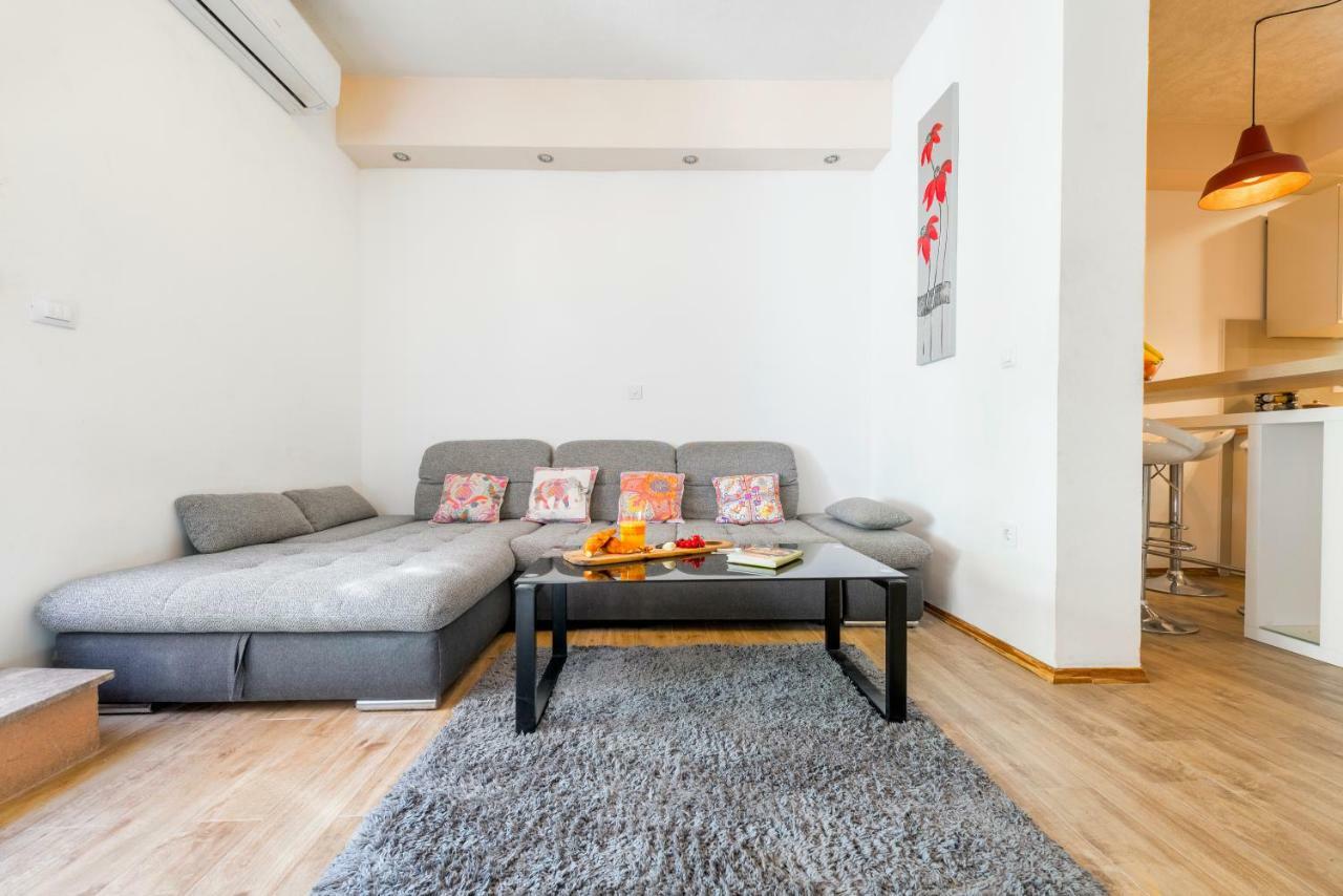 Alena Luxury Apartment With Jacuzzi Split Exterior foto